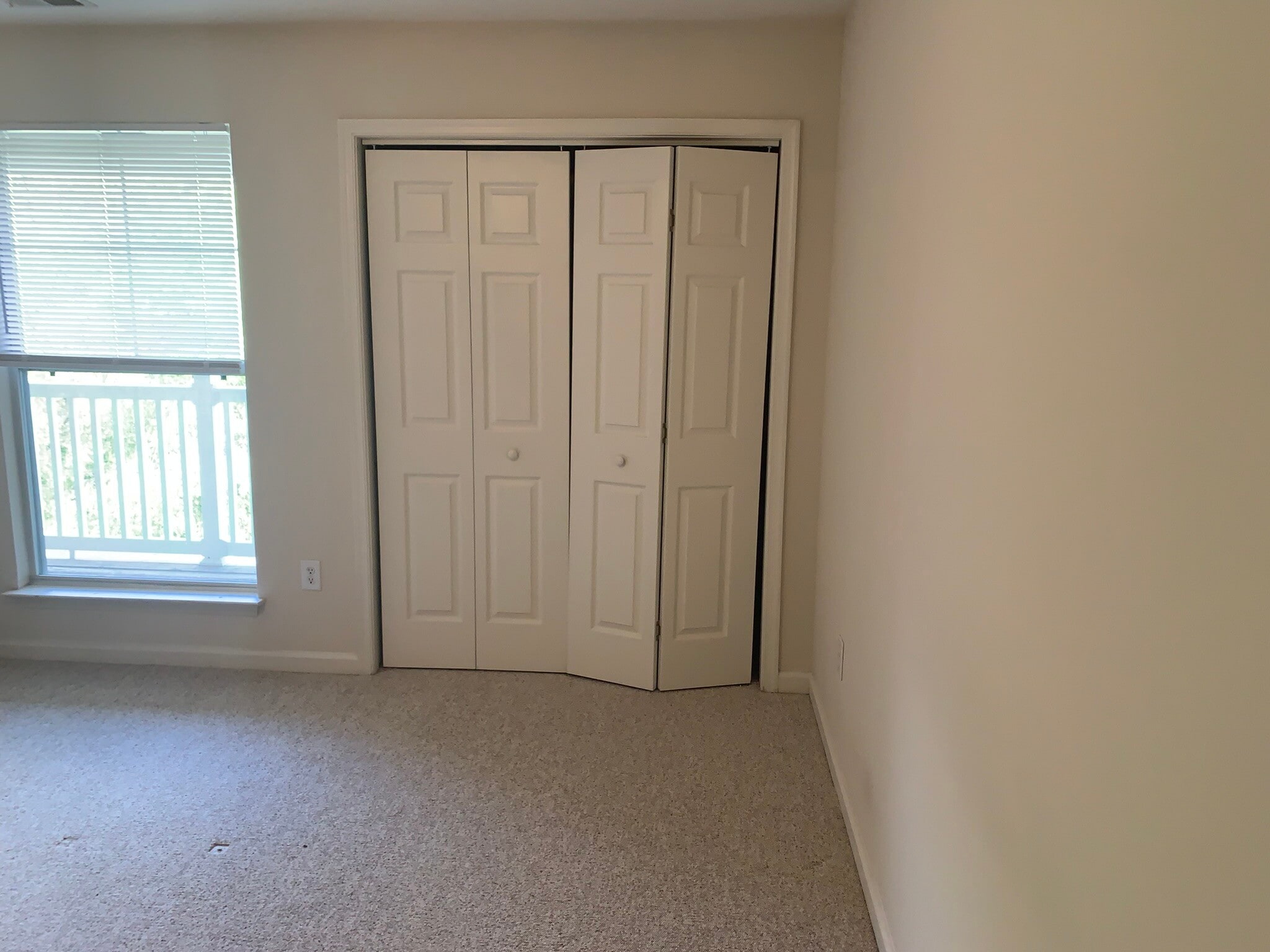 Building Photo - 211 S Knollwood Dr