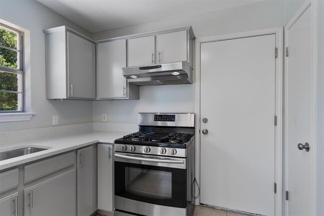 Building Photo - 6300 Crumley Ln