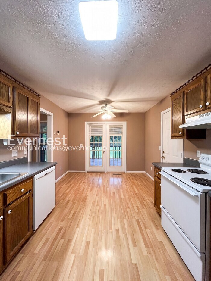 Building Photo - 2924 Bearwallow Rd