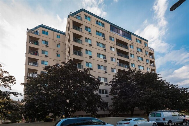 Building Photo - 104 North St