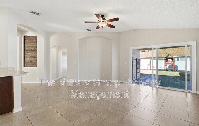 Building Photo - 586 Longmill Ln