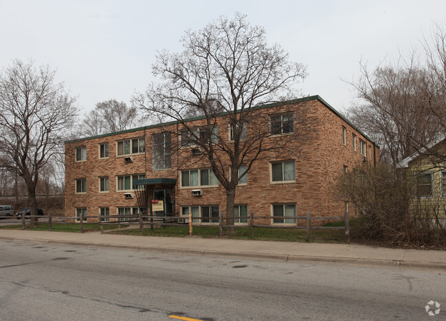 Building Photo - The Heritage