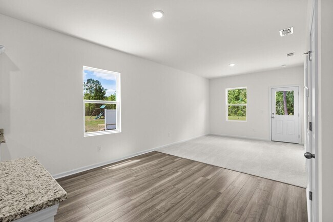 Building Photo - 450 Castillo Dr
