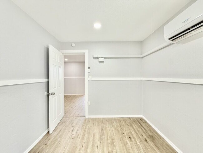 Building Photo - 80 146th Ave