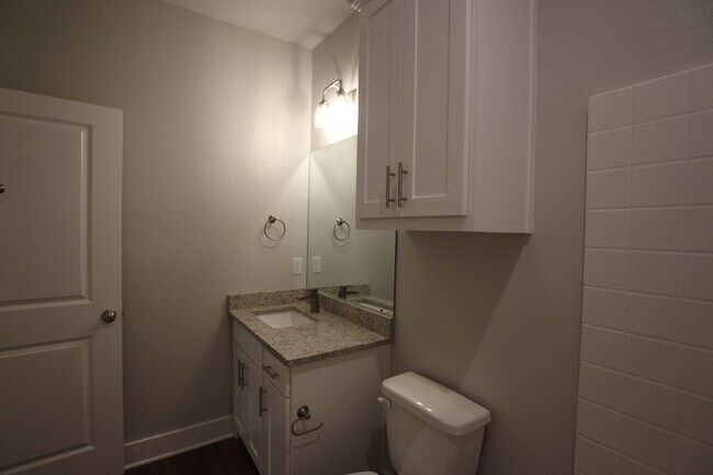 Building Photo - COMING SOON! Luxury 3 Bedroom 2 Bath Townh...