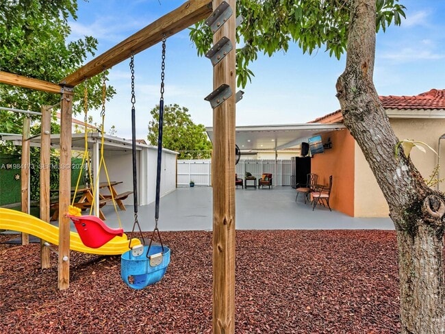 Building Photo - 7879 NW 193rd Ter