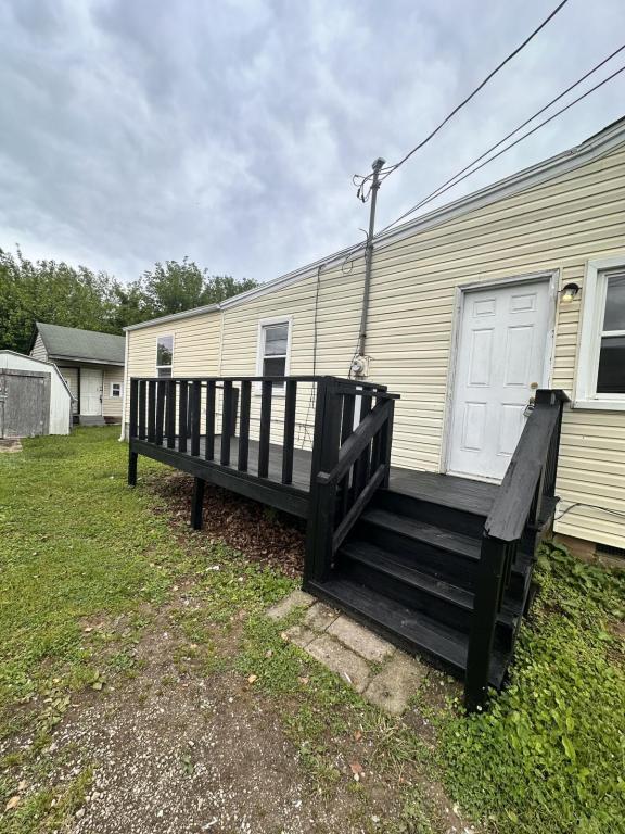 Primary Photo - 2216 Zoneton Rd