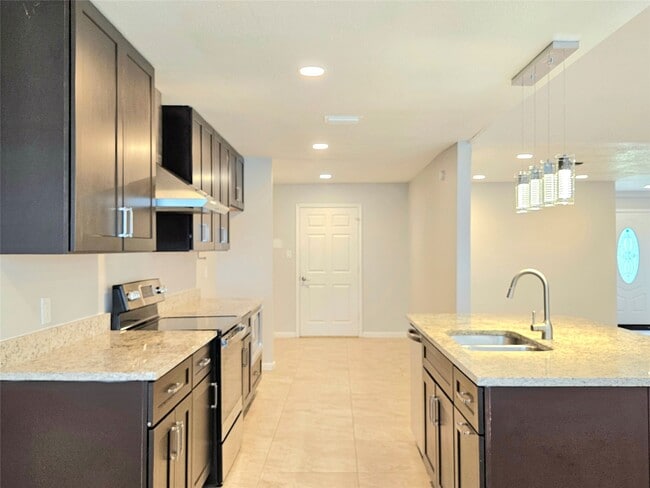 Building Photo - 327 Gentilly Dr