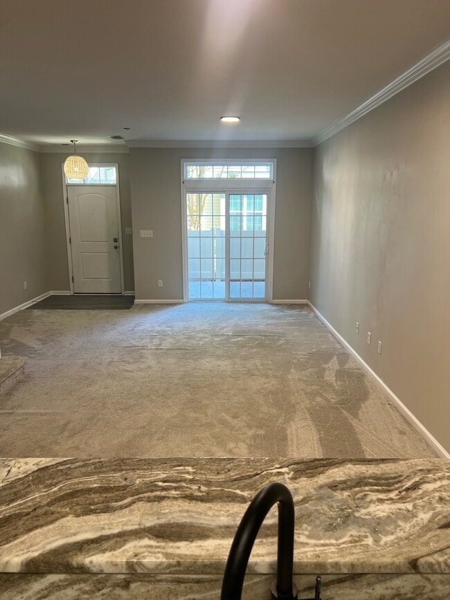 Building Photo - 305 Herons Cove