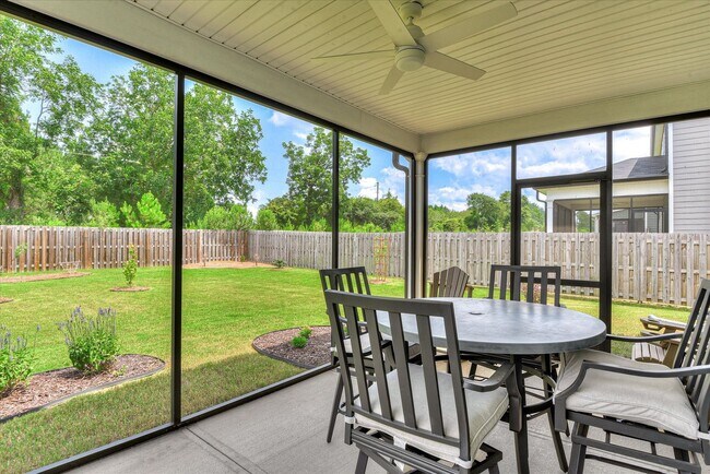 Building Photo - 6051 Big Pond Trl