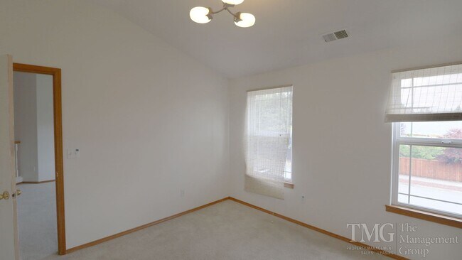 Building Photo - Beautiful 4-Bedroom Home with Custom Finishes & Thoughtful Layout