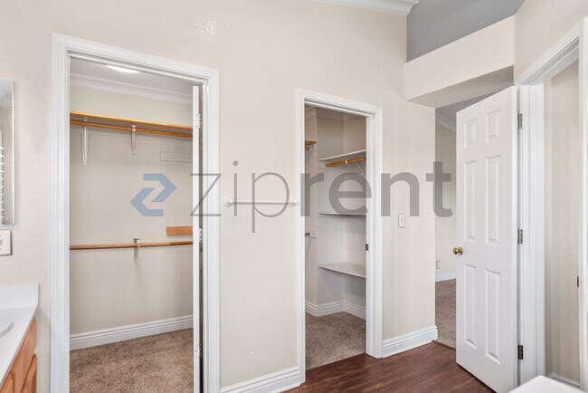 Building Photo - 1366 Jayhawk Ln