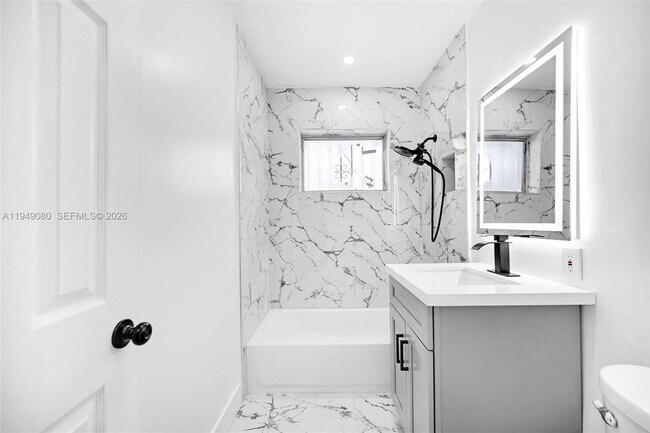 Building Photo - 645 NE 149th St