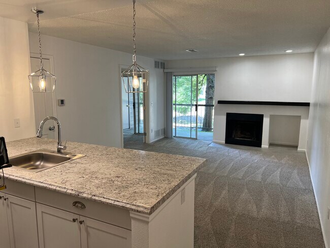 open floor plan - 2575 S Syracuse Way