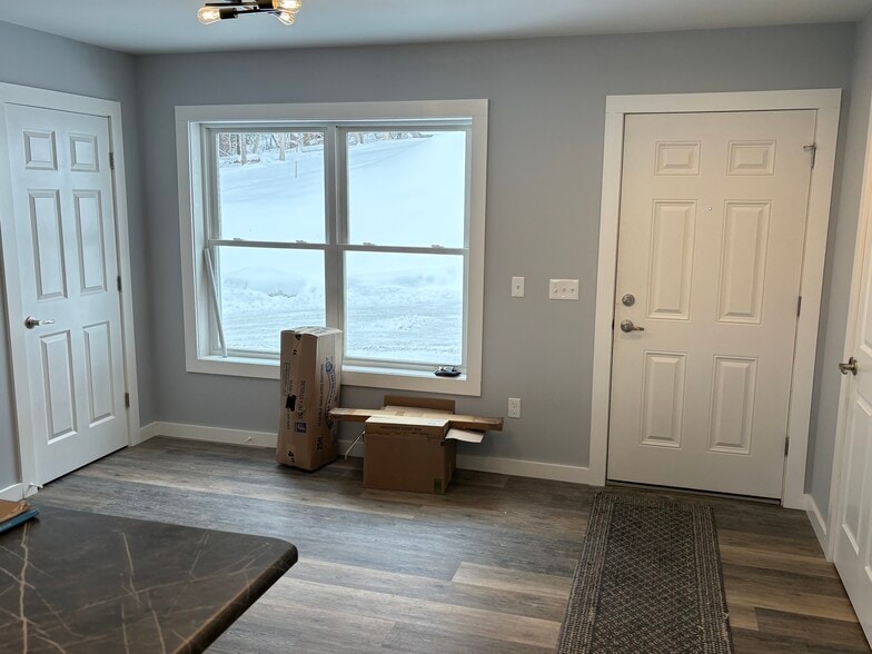 Entry - 867 Upper Pleasant Valley Rd