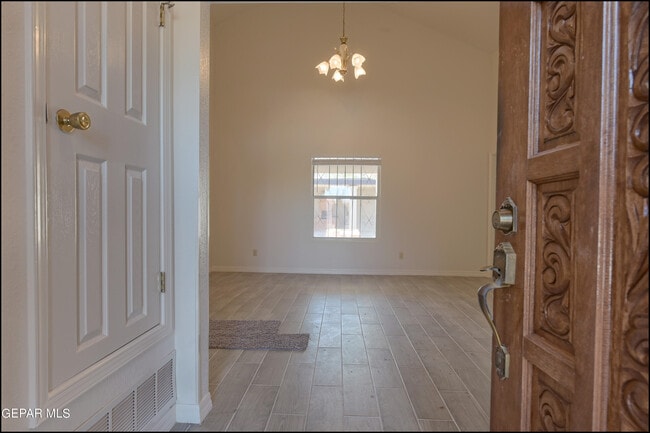 Building Photo - 129 Torrey Pines Dr