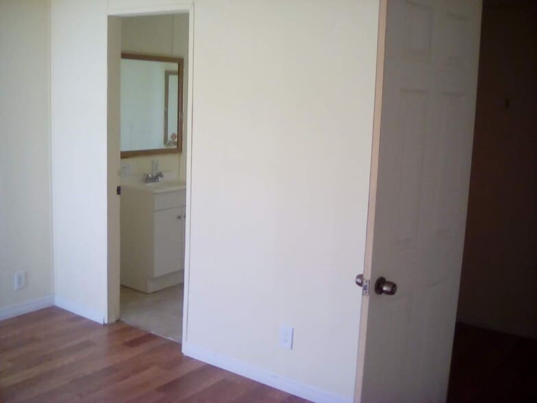 Master Bathroom Entrance - 560 Fleetwood St