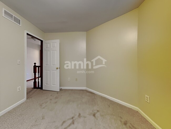 Building Photo - 8518 Woodcreek Dr