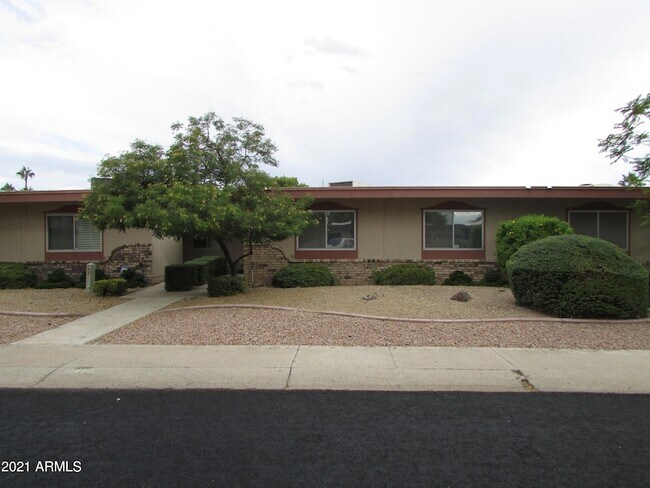 Primary Photo - 10880 W Emerald Dr