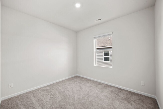 Building Photo - Beautiful New Construction!