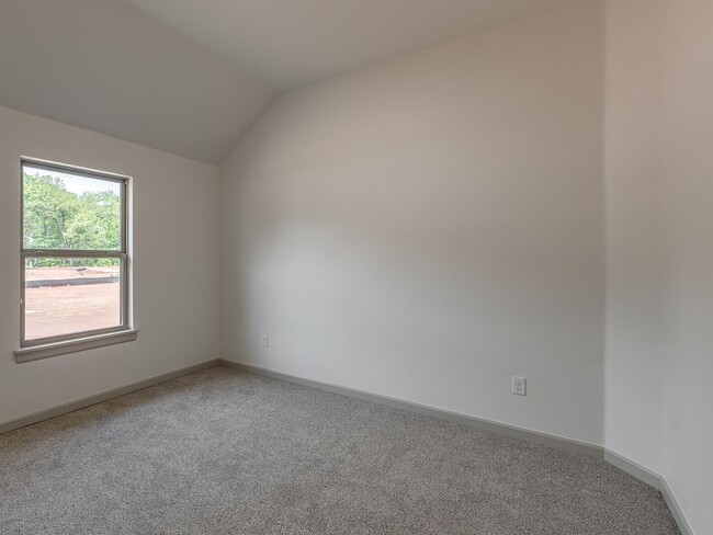 Building Photo - Brand New Home In Noble!