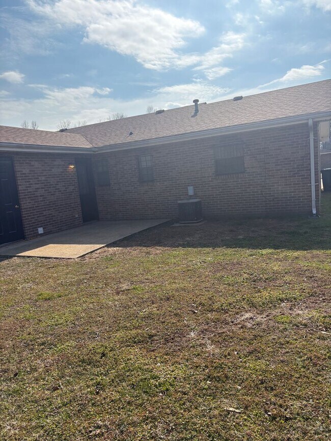 Building Photo - 5101A N. Moore Lane