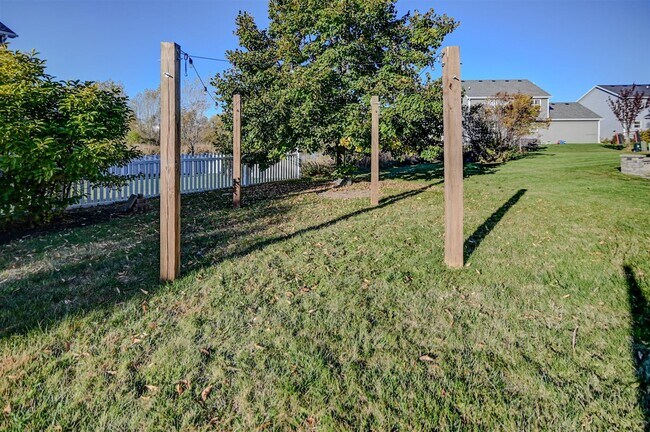 Building Photo - 2633 Koshkonong Way
