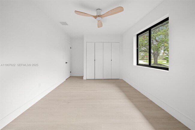 Building Photo - 15121 SW 69th Ct