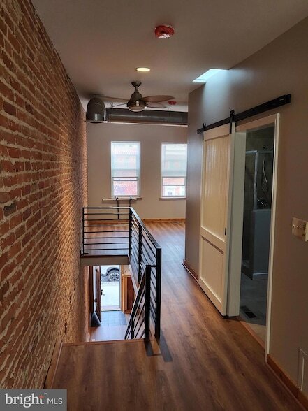Building Photo - 813 E Fort Ave