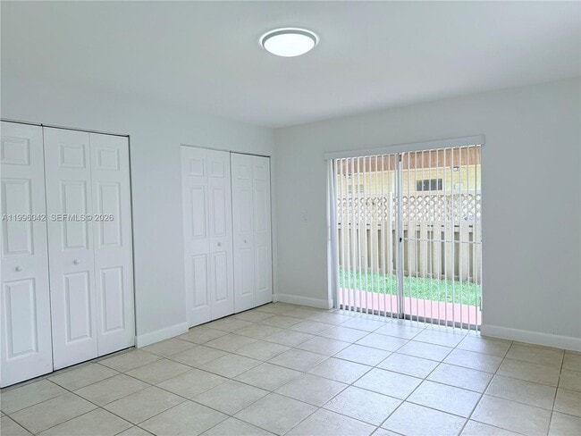 Building Photo - 8550 SW 109th Ave