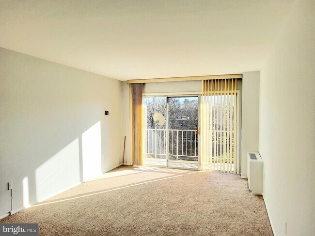 Building Photo - 9250 Edwards Way