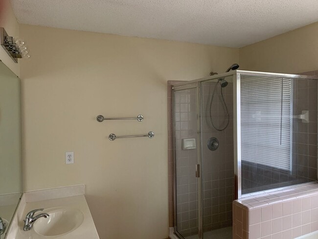 Building Photo - Beautiful Home located in the Brynmoor Com...