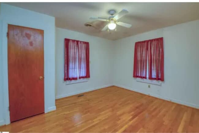 Building Photo - 504 Ottawa Cir