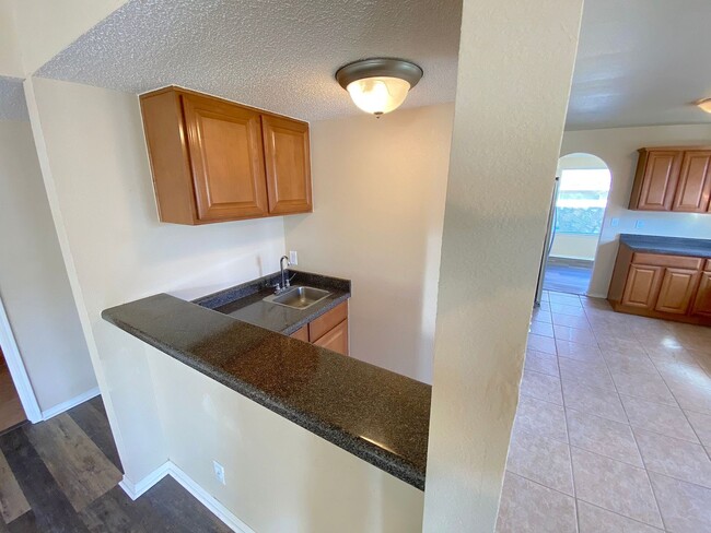 Building Photo - East El Paso 4bed3bath Refrig A/C with out...