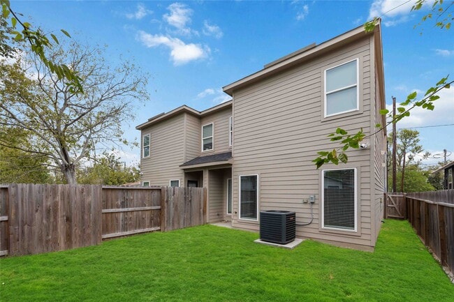 Building Photo - 4410 Rosemont St