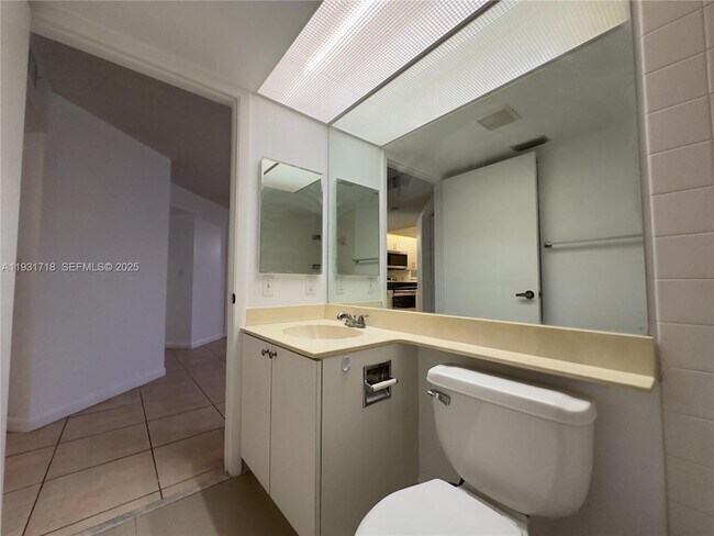 Building Photo - 2629 SE 19th Ct