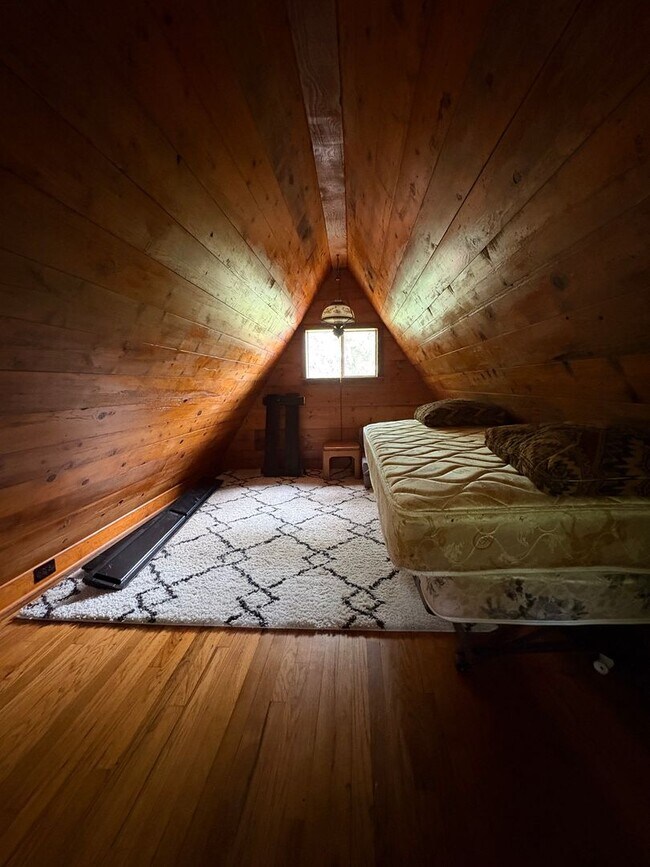Building Photo - Storybook Cedar Home Down a Private Tree-Lined Drive