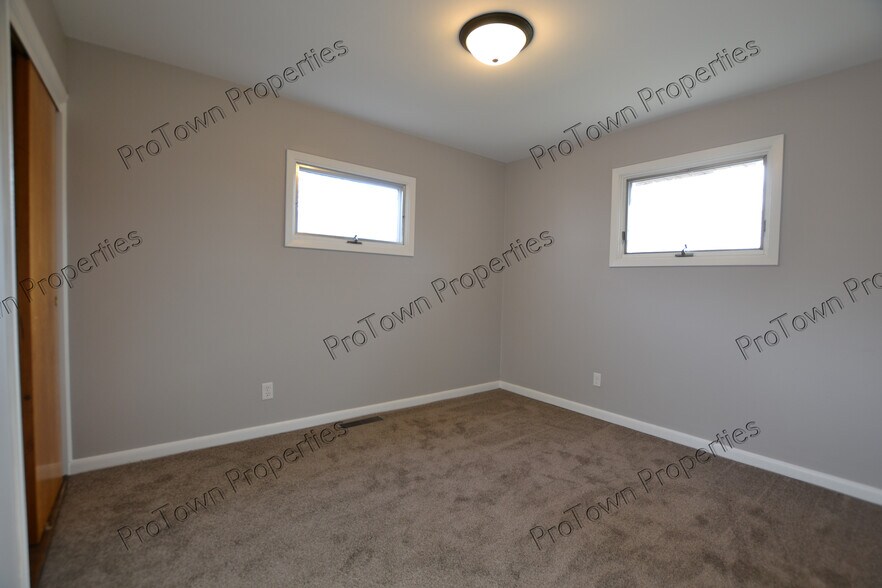 Building Photo - 2214 Madonna Ave
