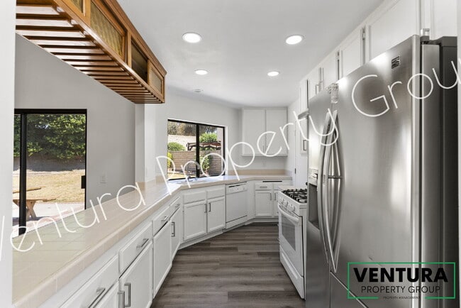 Building Photo - Clean 3-Bedroom, 2 Baths with large yard in Moorpark – Comfort & Convenience Await!