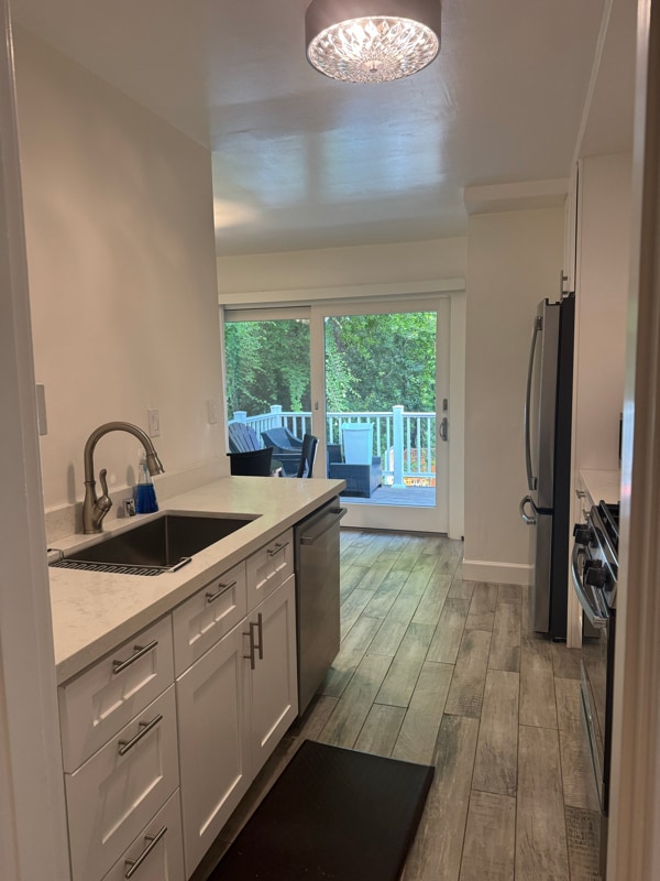 Building Photo - 2141 Forest View Ave