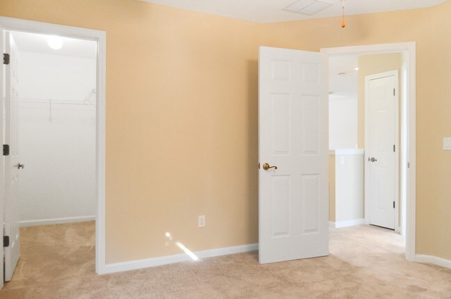 Building Photo - Exceptional Four Bedroom Home Located In Victoria Lakes!