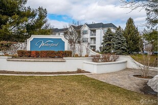 Building Photo - 1138 Waterford Dr