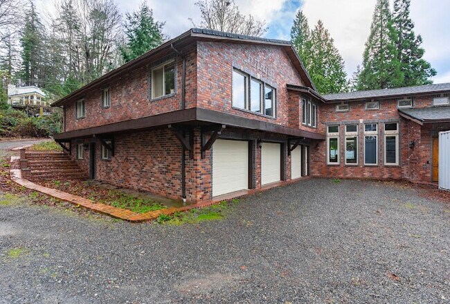 Building Photo - 8815 Oertel Dr