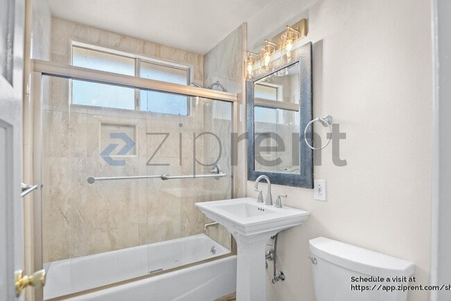 Building Photo - 128 Azalia Dr