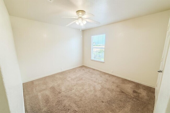 Building Photo - 14401 Gurney's Eagle Dr