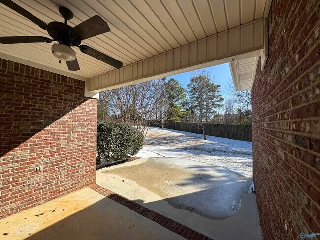 Building Photo - 126 Bilton Dr