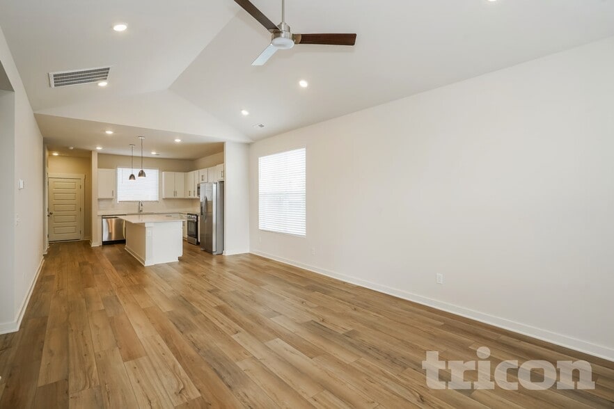 Building Photo - 6201 Calmus Ct