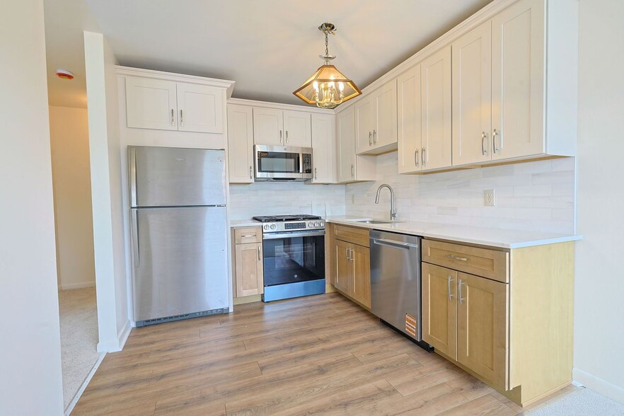 Building Photo - 2740 South Rd
