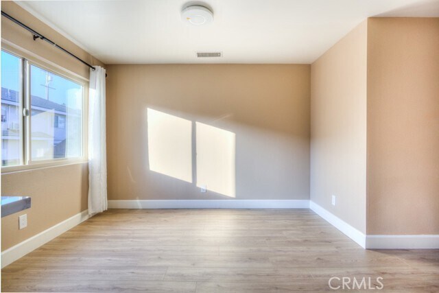 Building Photo - 313 S Almansor St