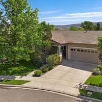 Building Photo - Welcome to this charming 3-bedroom, 2-bath...